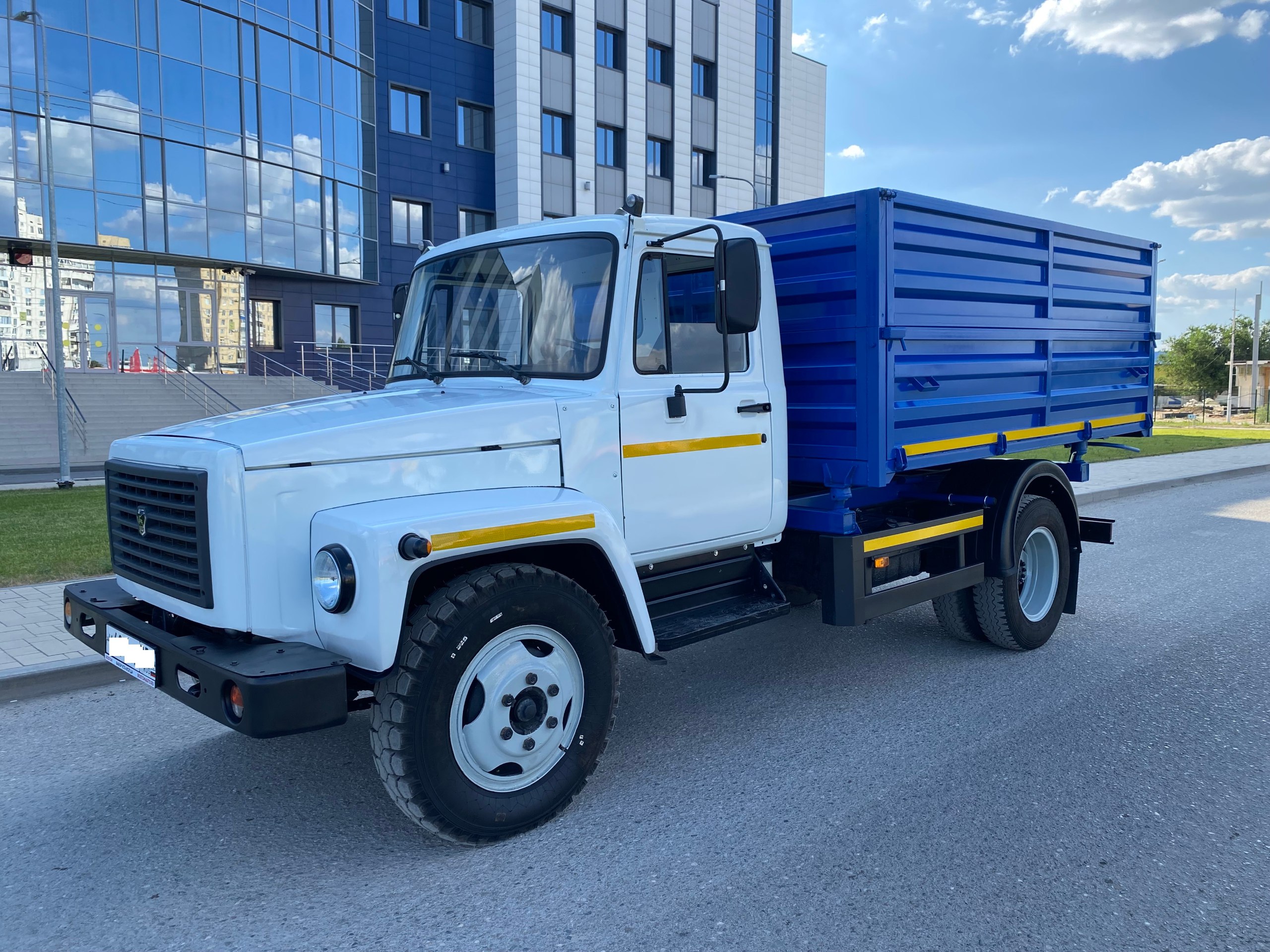 Автомобиль ГАЗ-3309 1