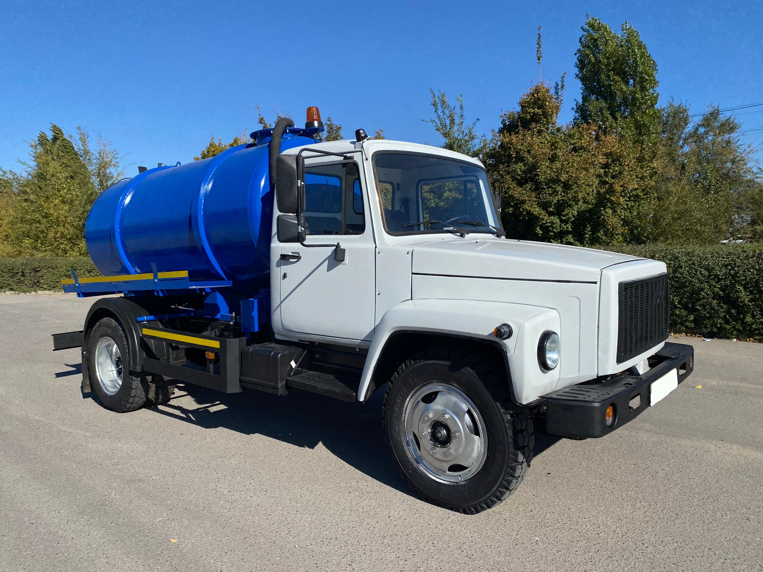 Автомобиль ГАЗ-3309 1